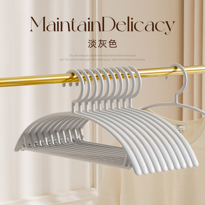 Retro Wide Shoulder Anti Slip Clothes Hanger