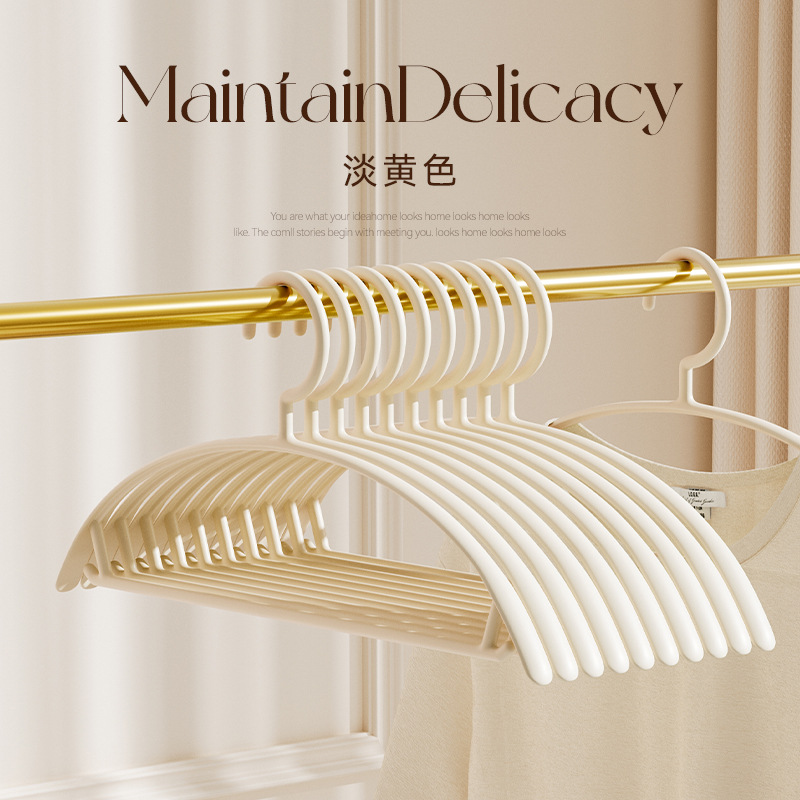 Retro Wide Shoulder Anti Slip Clothes Hanger